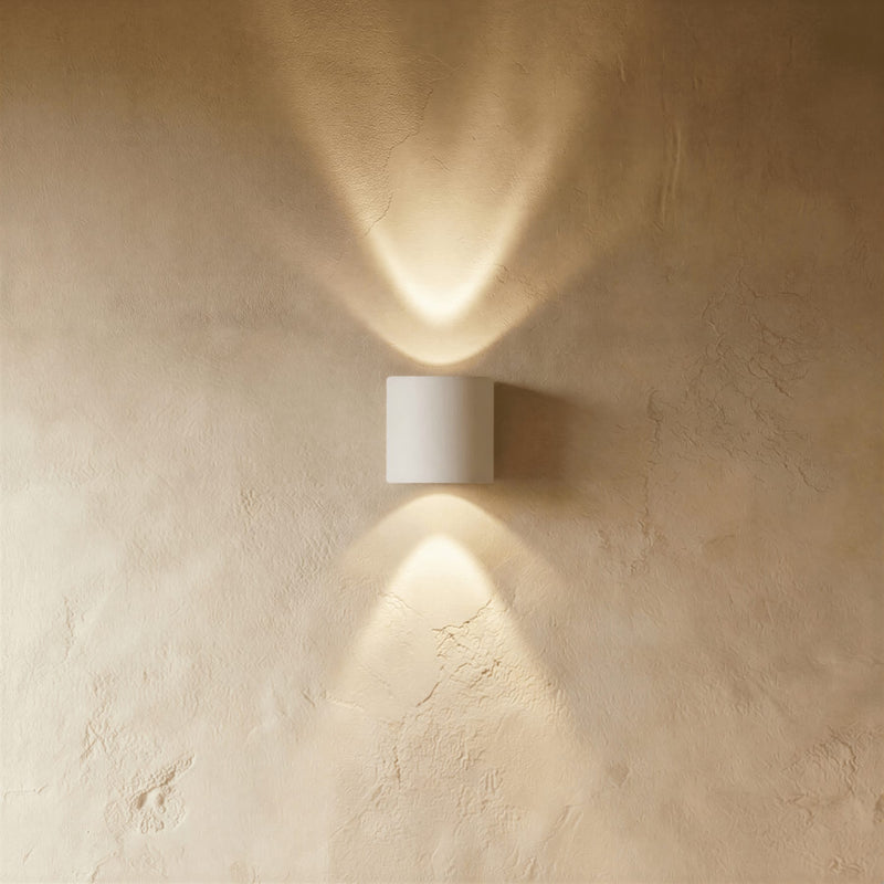 Minimalist Aluminum Wall Light With Warm LED Glow in Warm White (3000K) — James New York